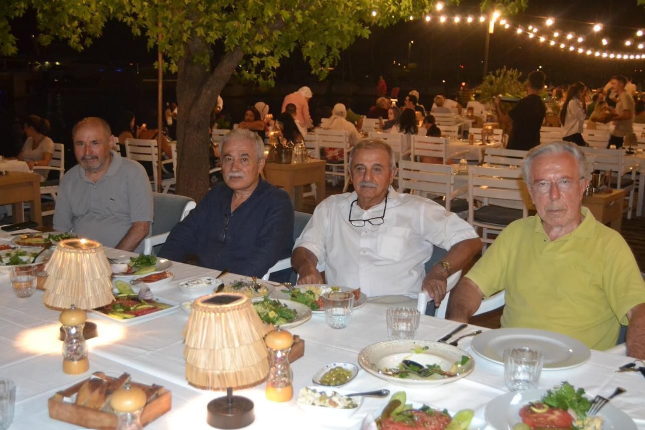 Başkan Ayıkol, AK Parti Fethiye Eski İlçe Başkanlarıyla Bir Araya Geldi