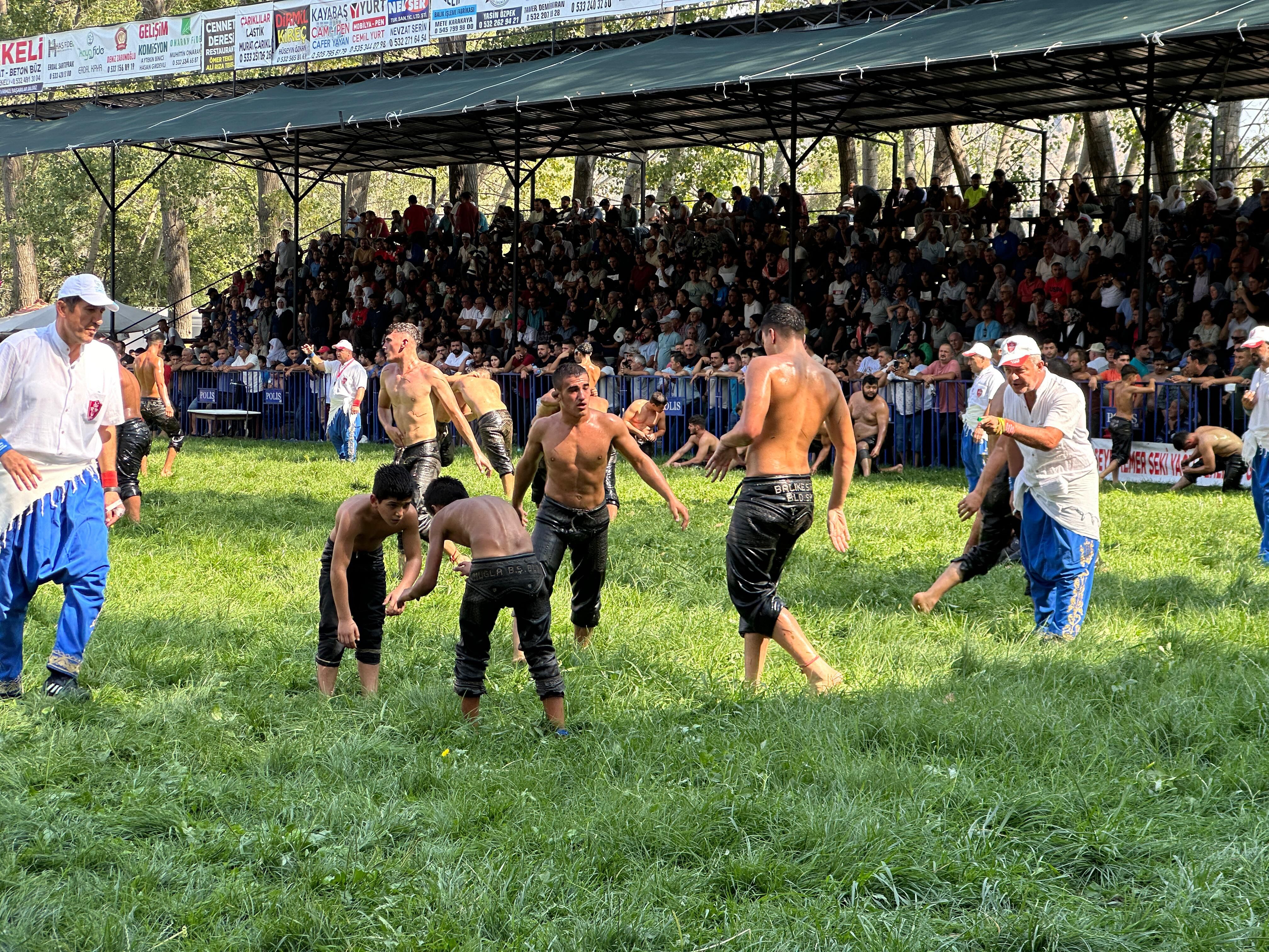 31. Geleneksel Seydikemer Yağlı Pehlivan Güreşleri Başladı