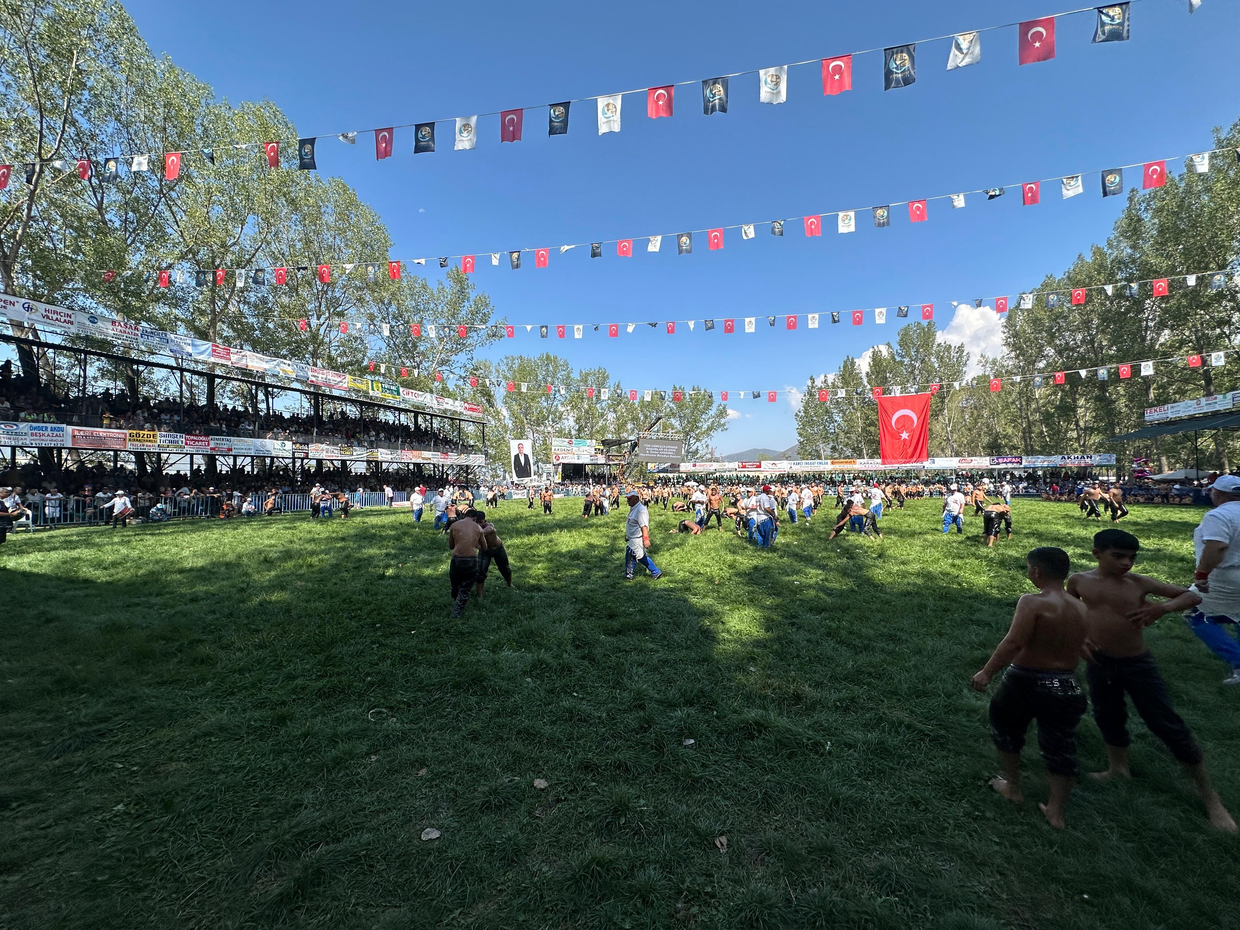 31. Geleneksel Seydikemer Yağlı Pehlivan Güreşleri Başladı