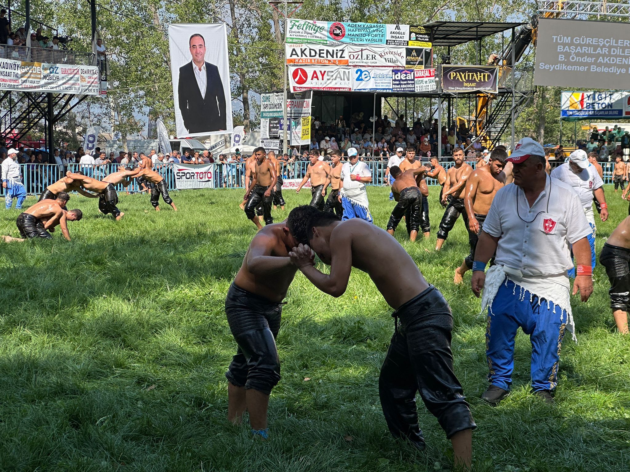 31. Geleneksel Seydikemer Yağlı Pehlivan Güreşleri Başladı