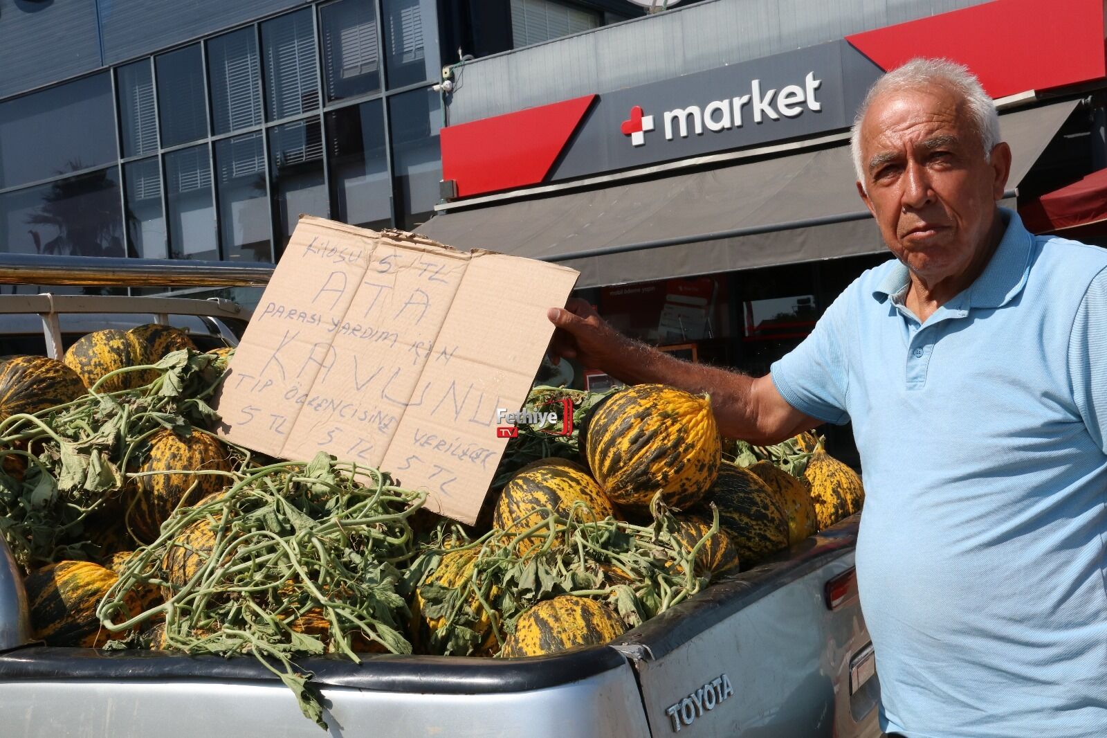 Elde Ettiği Geliri, Tıp Öğrencisine Burs Olarak Verecek