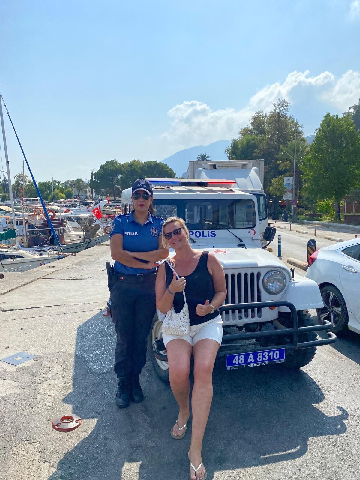 Fethiye’de Turizm Polisinin 70 Yıllık Nostaljik Jeepine Turistlerden Büyük İlgi