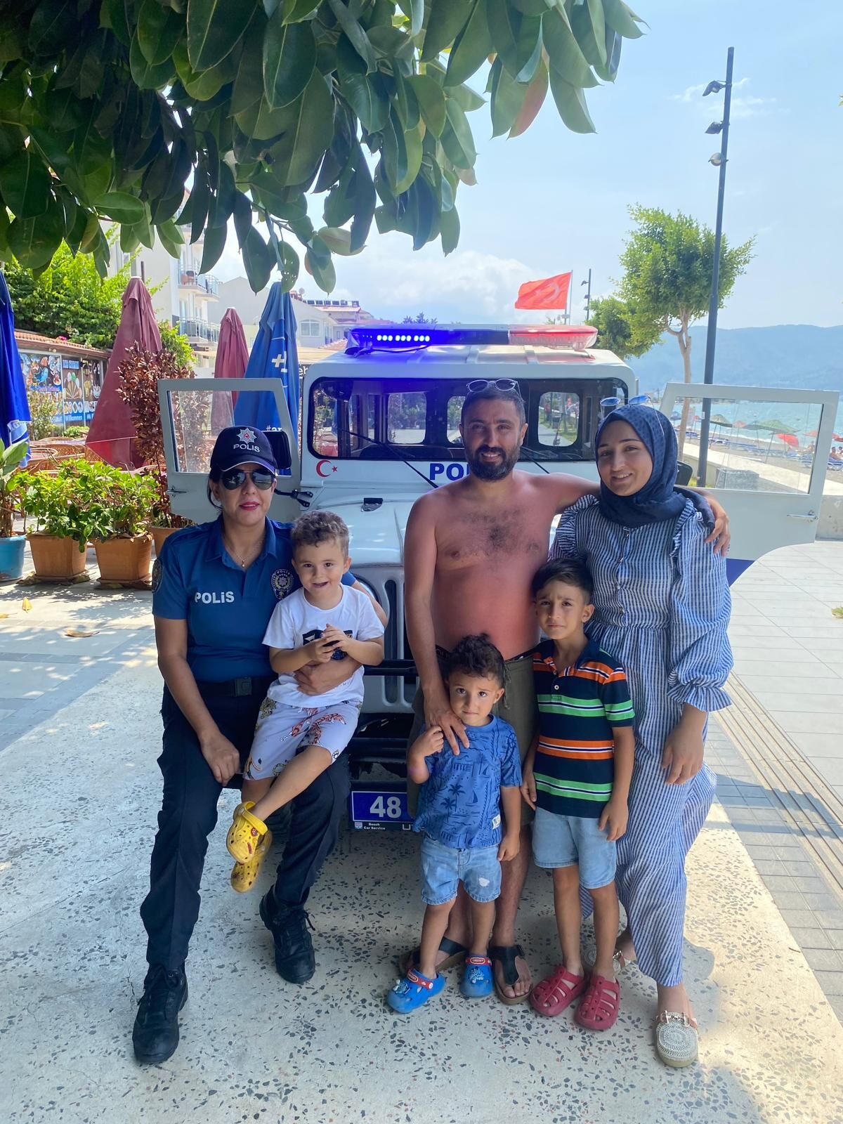 Fethiye’de Turizm Polisinin 70 Yıllık Nostaljik Jeepine Turistlerden Büyük İlgi