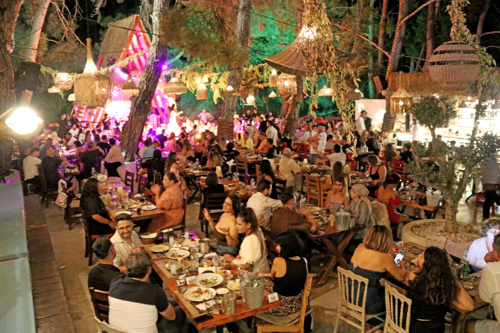 Gia The Karacabey’de, Ayhan Ulu ile Eğlenmeyen Kalmadı