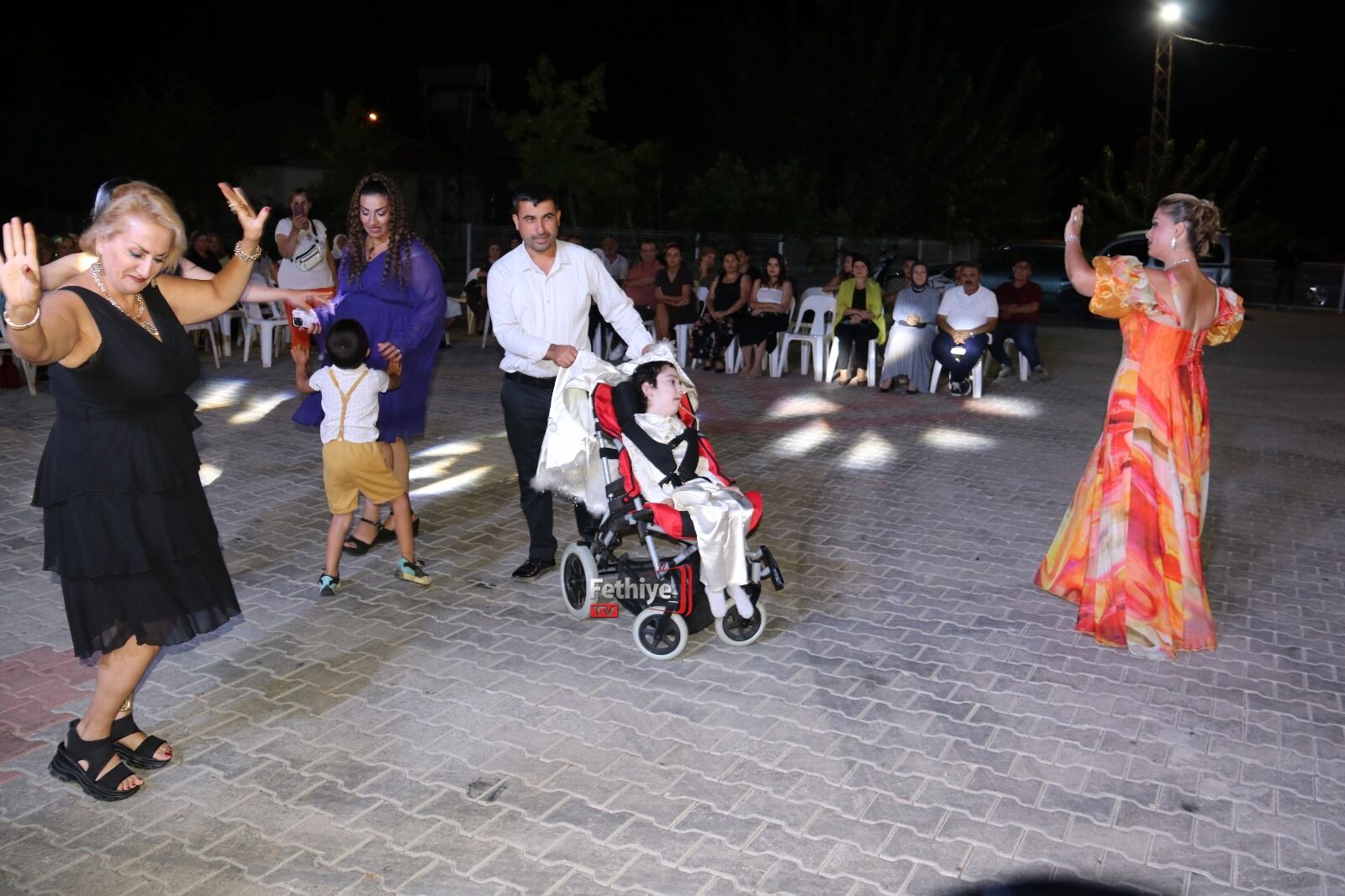 Fethiye’de Serebral Palsi Hastası Emin Çiftçi’ye Unutulmaz Sünnet Düğünü