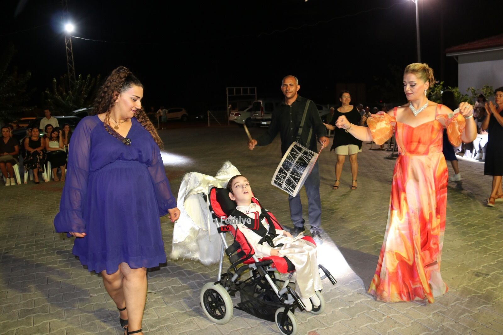 Fethiye’de Serebral Palsi Hastası Emin Çiftçi’ye Unutulmaz Sünnet Düğünü