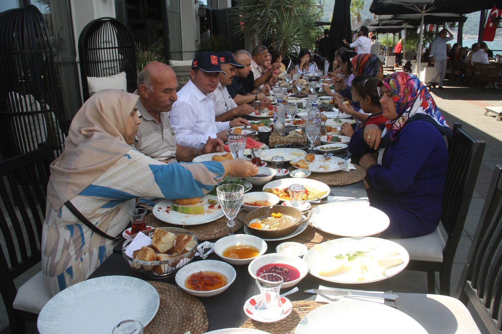 Fethiye'de Kaymakamdan Gazi Ve Şehit Ailelerine Kahvaltı Etkinliği