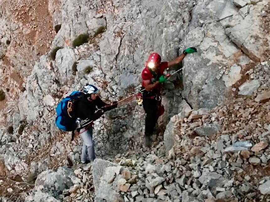 Fethiye’de Dağda Mahsur Kalan Paraşütçü Kurtarıldı