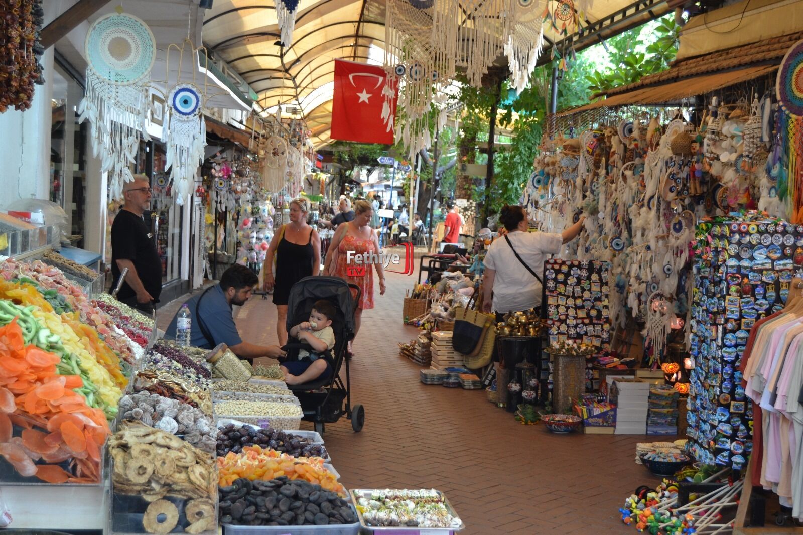 Paspatur Çarşısı’nda Turist Var, Alışveriş Yok