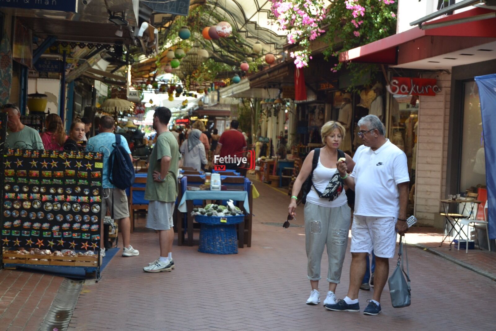 Paspatur Çarşısı’nda Turist Var, Alışveriş Yok