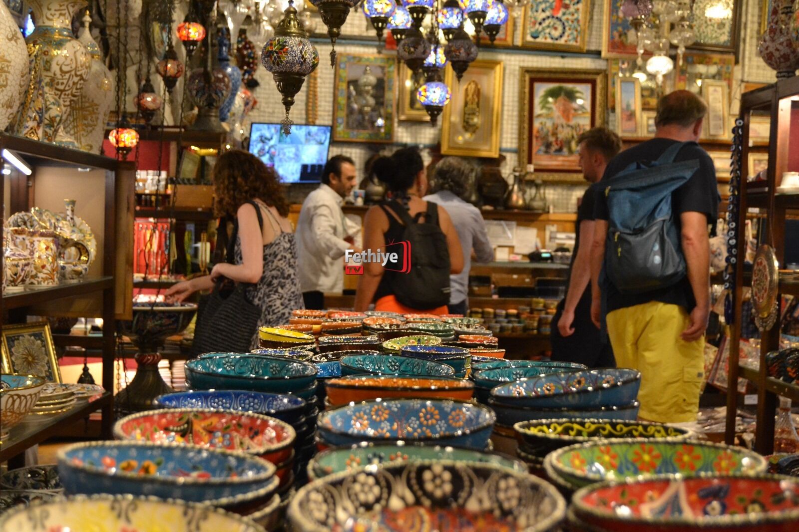 Paspatur Çarşısı’nda Turist Var, Alışveriş Yok