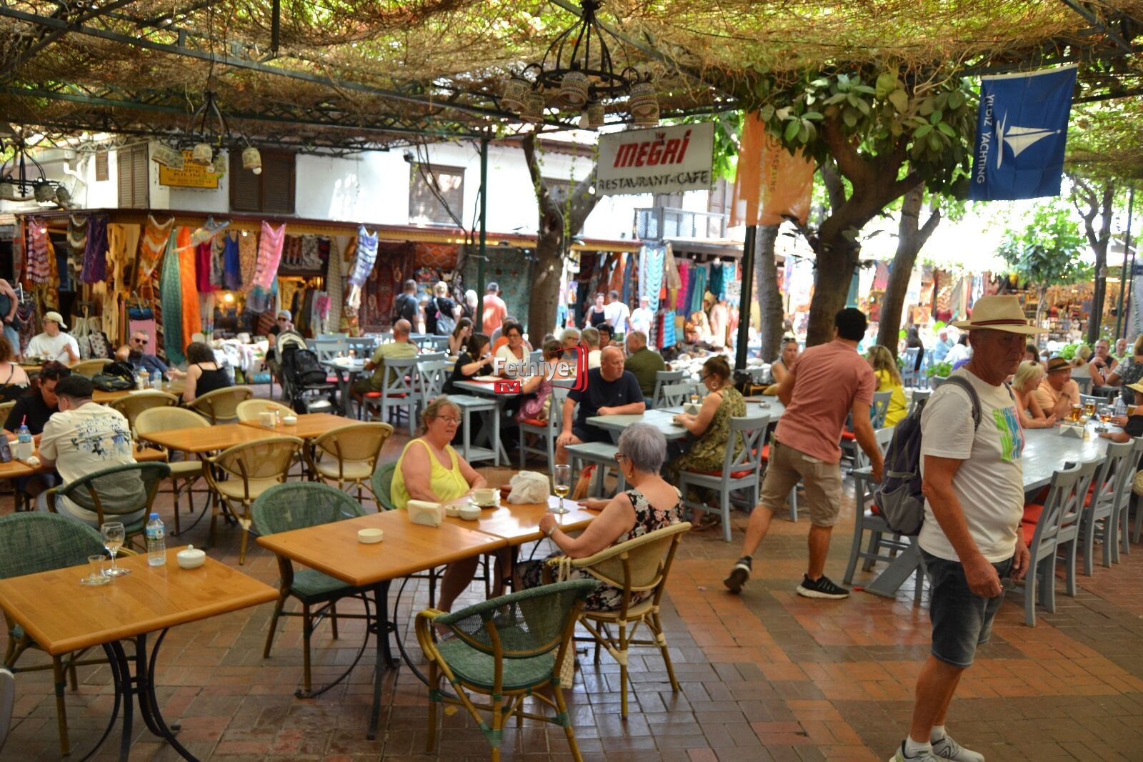 Paspatur Çarşısı’nda Turist Var, Alışveriş Yok