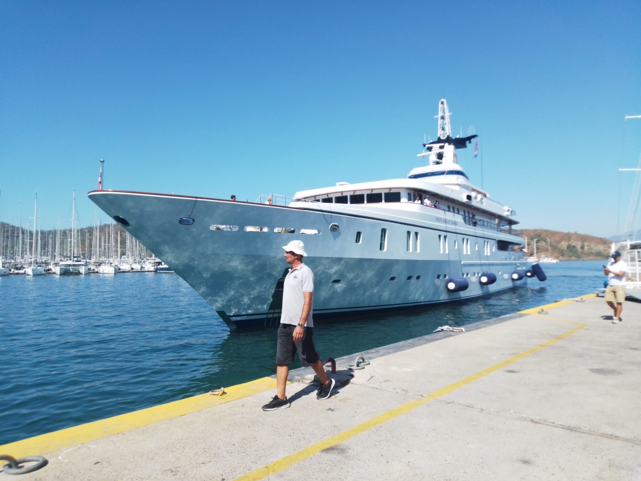 Fethiye'de 2 Mega Yat Bir Günde 105 Ton Yakıt Aldı
