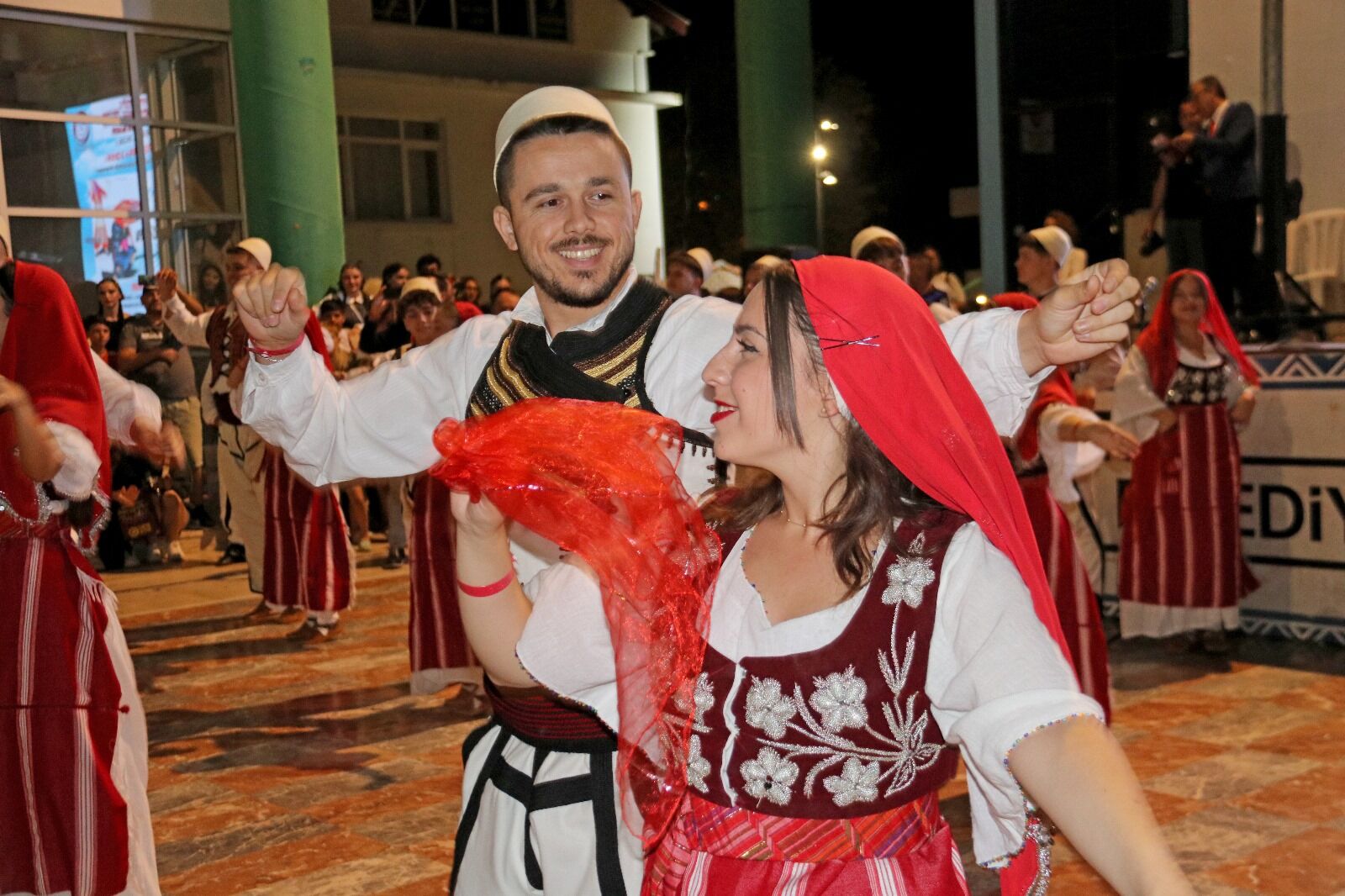 Fethiye'de Halk Oyunları Festivali Coşkuyla Gerçekleşti