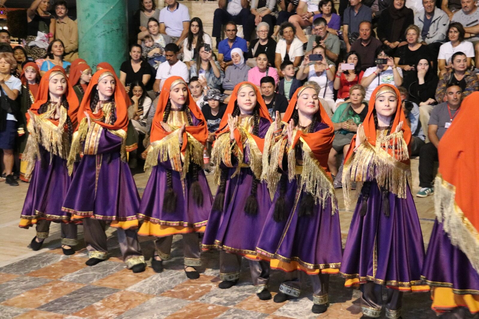Fethiye'de Halk Oyunları Festivali Coşkuyla Gerçekleşti