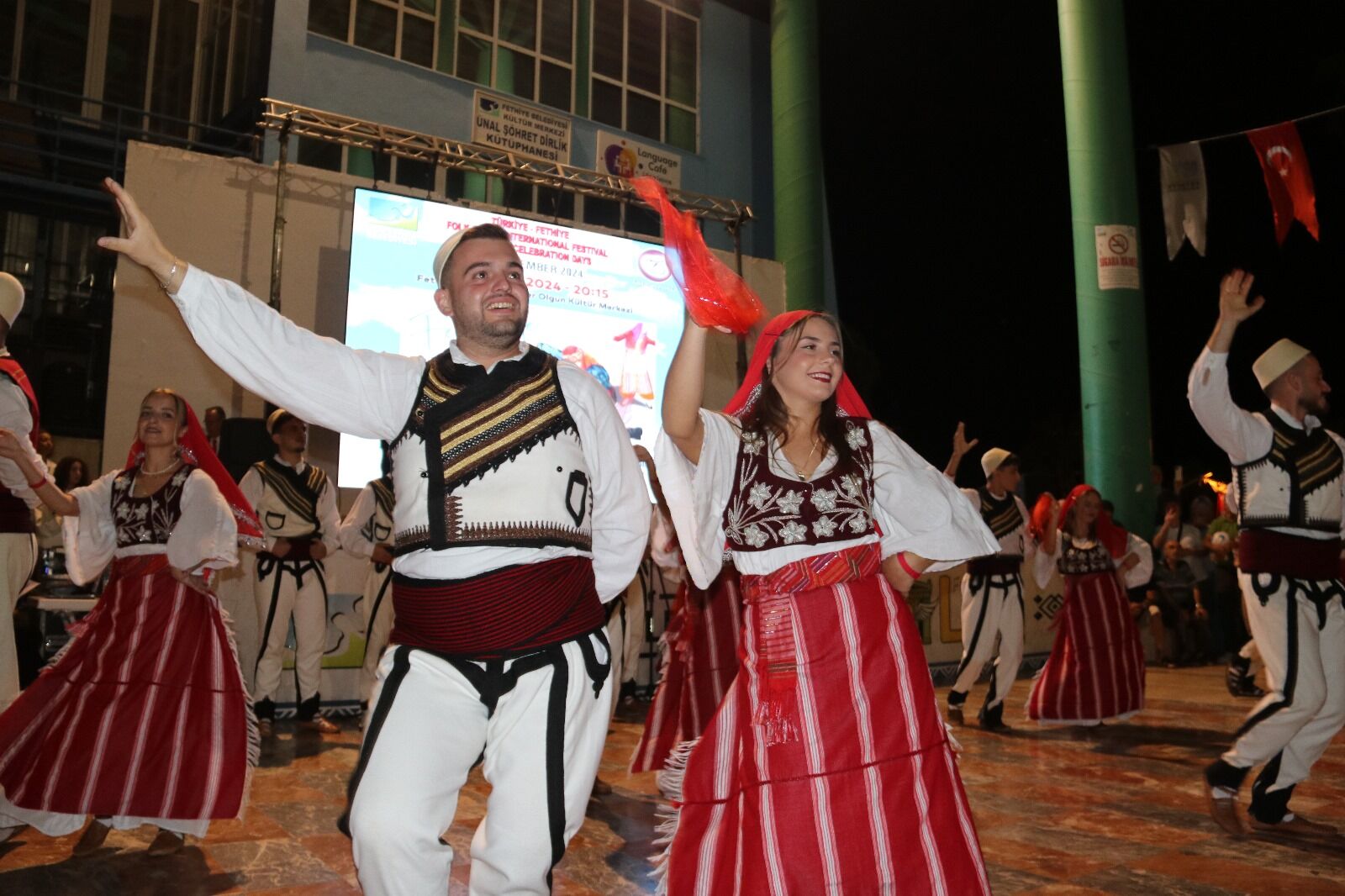 Fethiye'de Halk Oyunları Festivali Coşkuyla Gerçekleşti