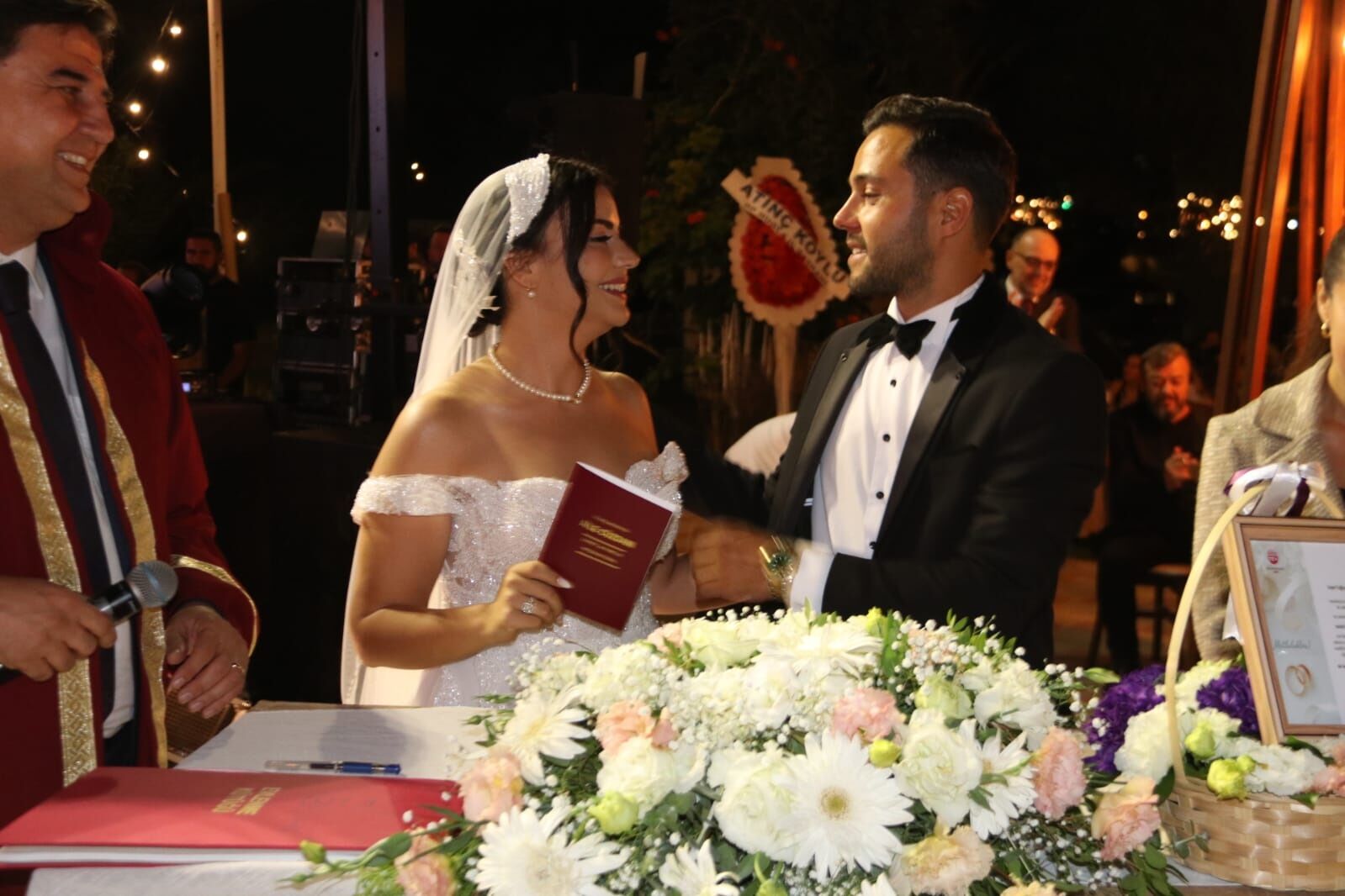 Fethiye'de Tuğçe ve Şeref Çifti Dünyaevine Girdi