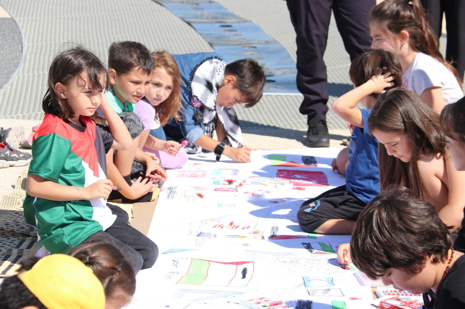 Fethiye’de “Filistinli Çocuklar İçin Çiz”diler