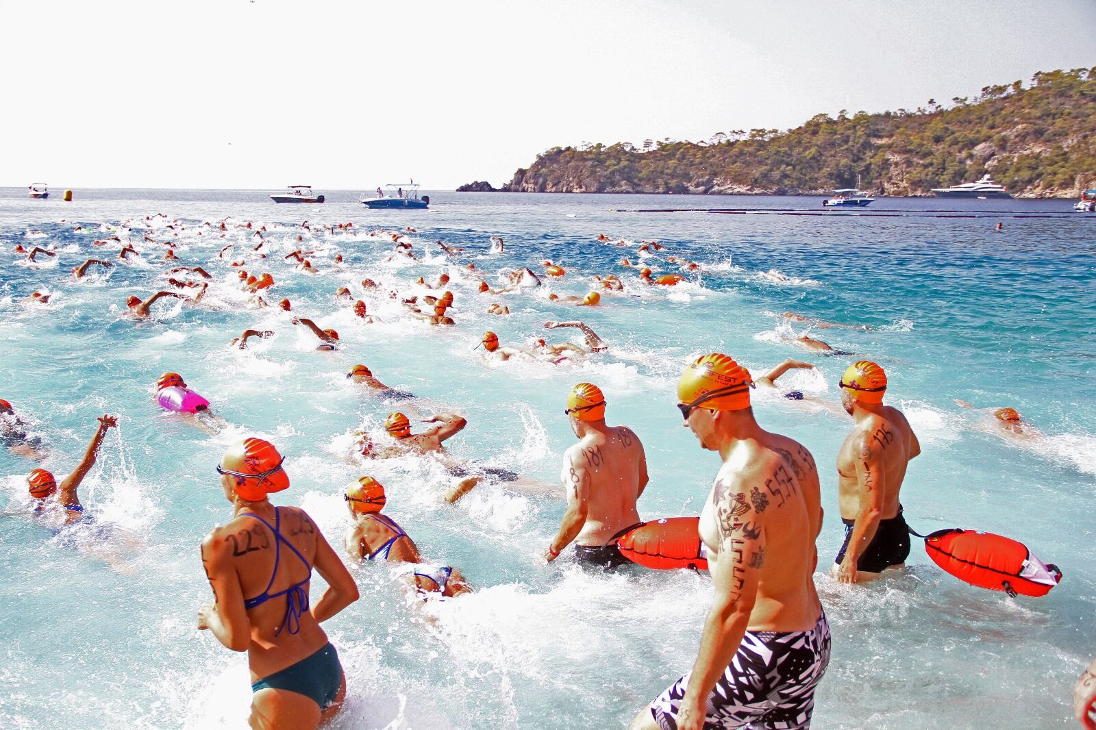 Fethiye’de Açık Su Yüzme Yarışı Gerçekleştirildi
