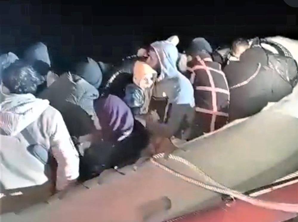Fethiye'de Lastik Bot İçerisinde 16'sı Çocuk 49 Düzensiz Göçmen Yakalandı