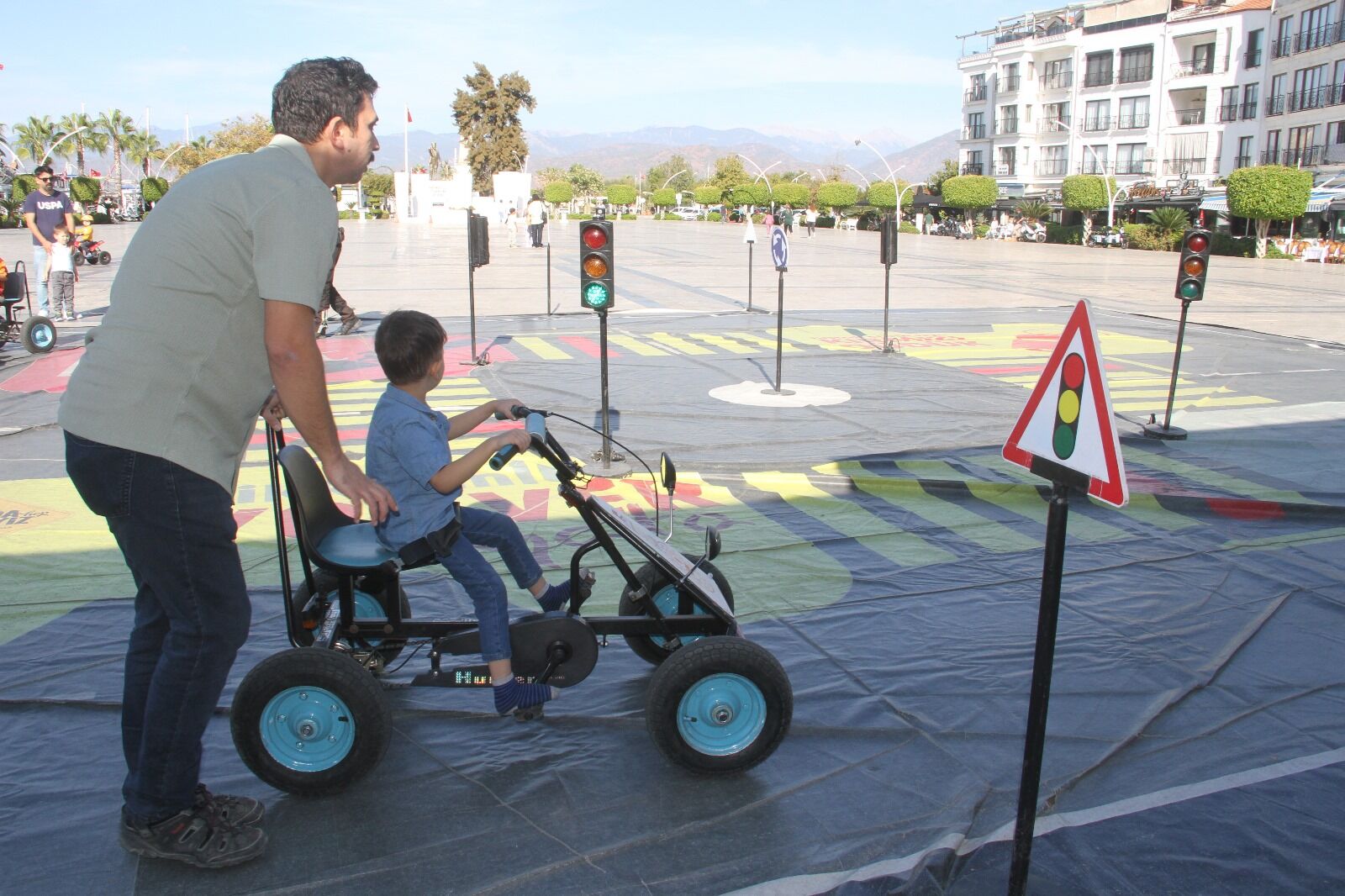 Fethiye'ye Gelen Trafik Eğitim Tırına Yoğun İlgi Oldu