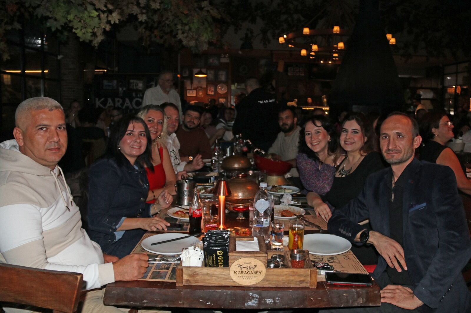 Betül Baki Karacabey Restaurant’ta Sahne Aldı