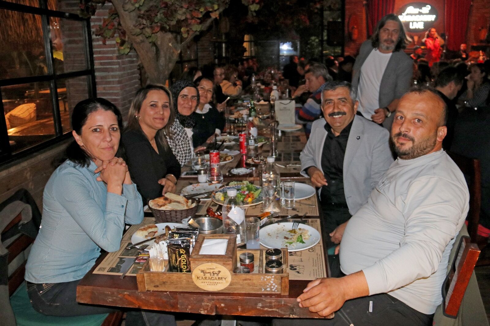 Betül Baki Karacabey Restaurant’ta Sahne Aldı