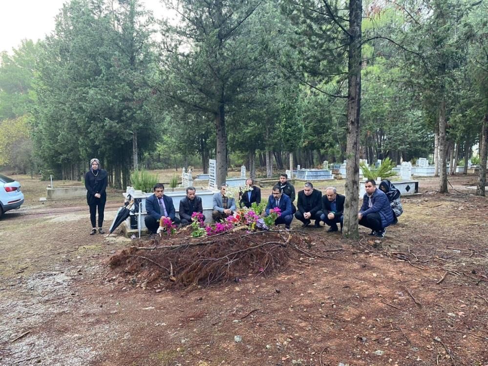 Seydikemerli Eğitimciler Merhum Öğretmen Türk'ü Unutmadı