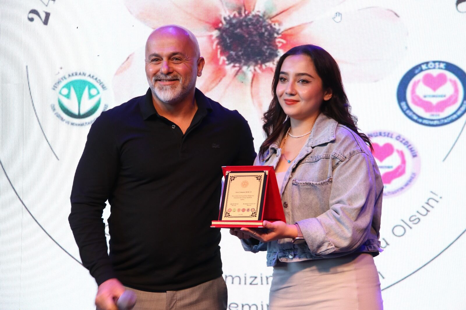 Öğretmenlerin Gününü Coşkuyla Kutladılar