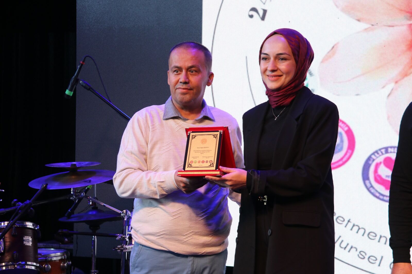 Öğretmenlerin Gününü Coşkuyla Kutladılar