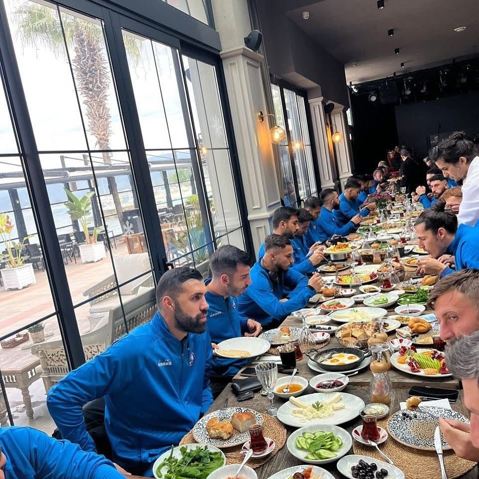 Seydikemerspor, BarBunn Bistro’da Moral Kahvaltısı Yaptı
