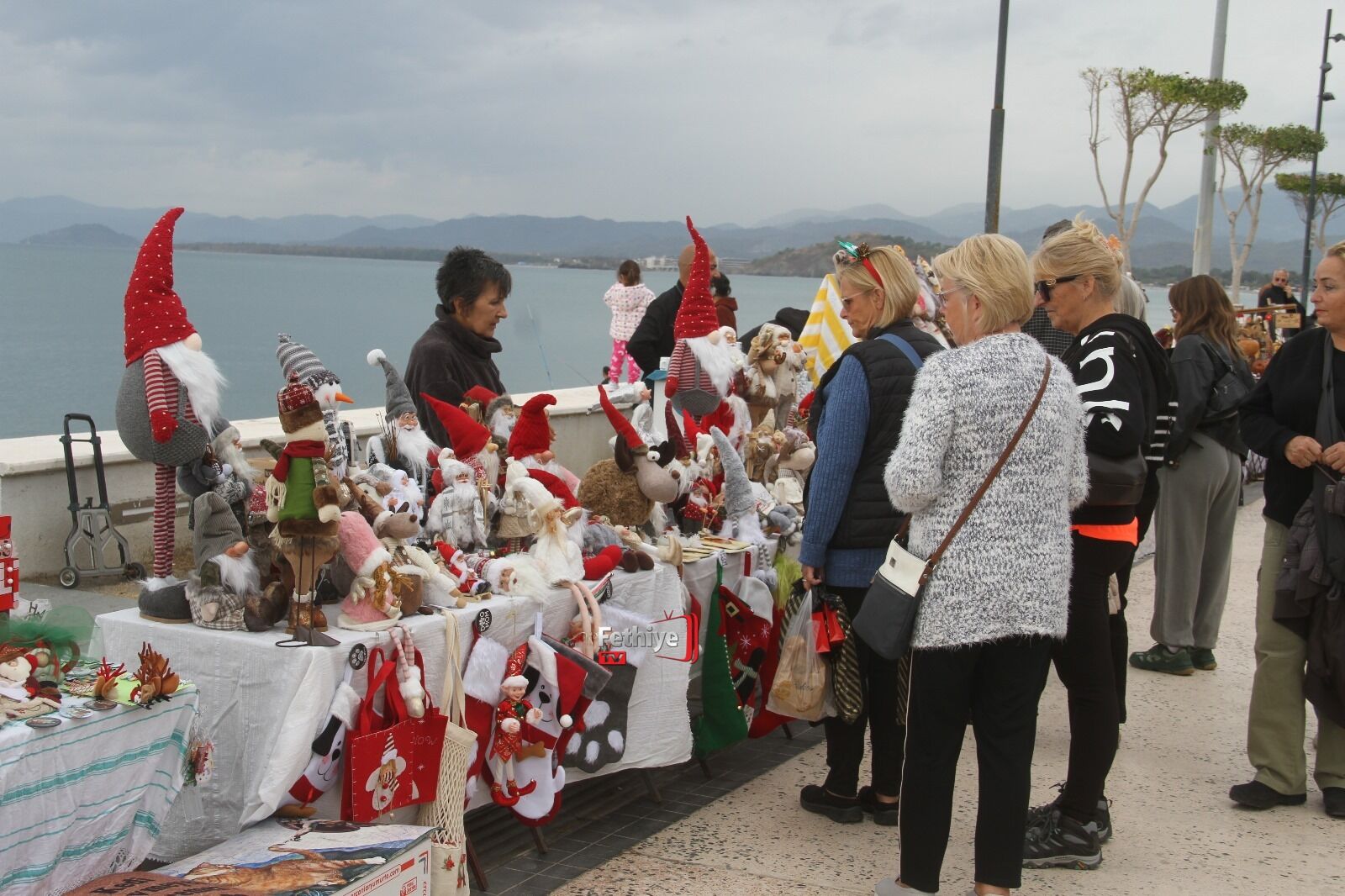 Fethiye’de Geleneksel Noel Pazarı Renkli Görüntülere Sahne Oldu