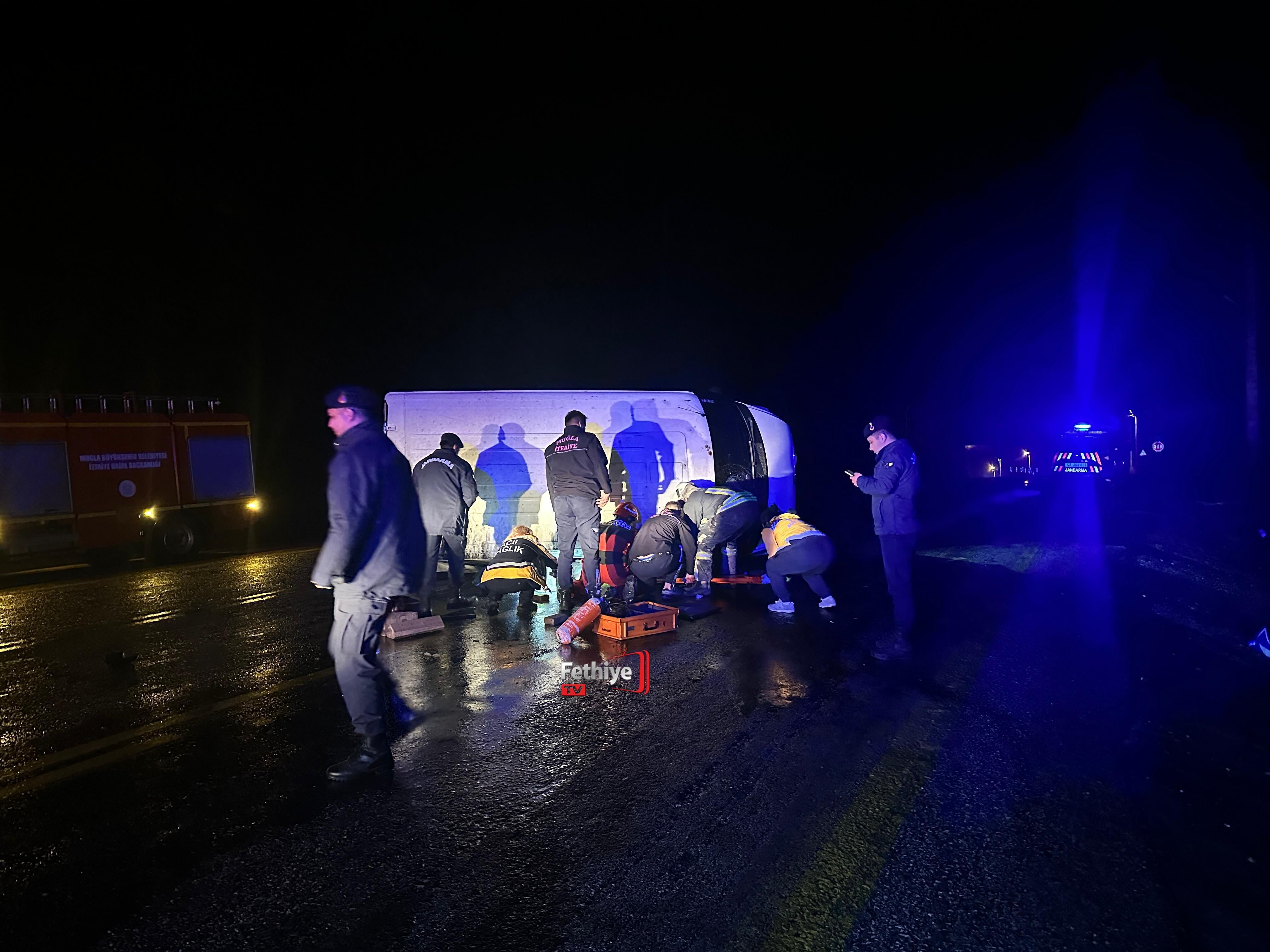 Fethiye'de Devrilen Minibüsün Sürücüsü Hayatını Kaybetti