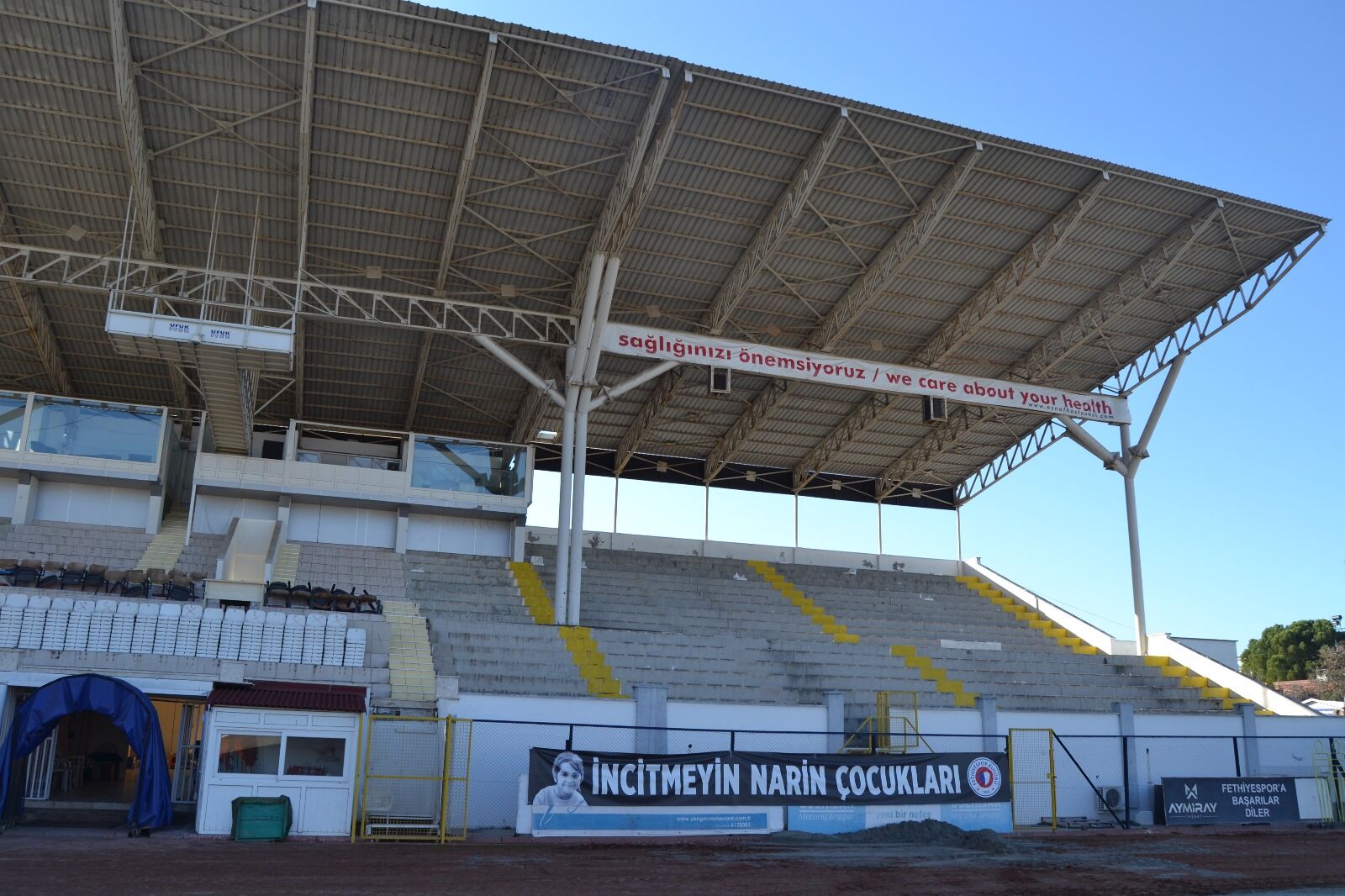 Fethiyespor’da 7 Aydır Yıkılamayan Tribün Sorunu Devam Ediyor