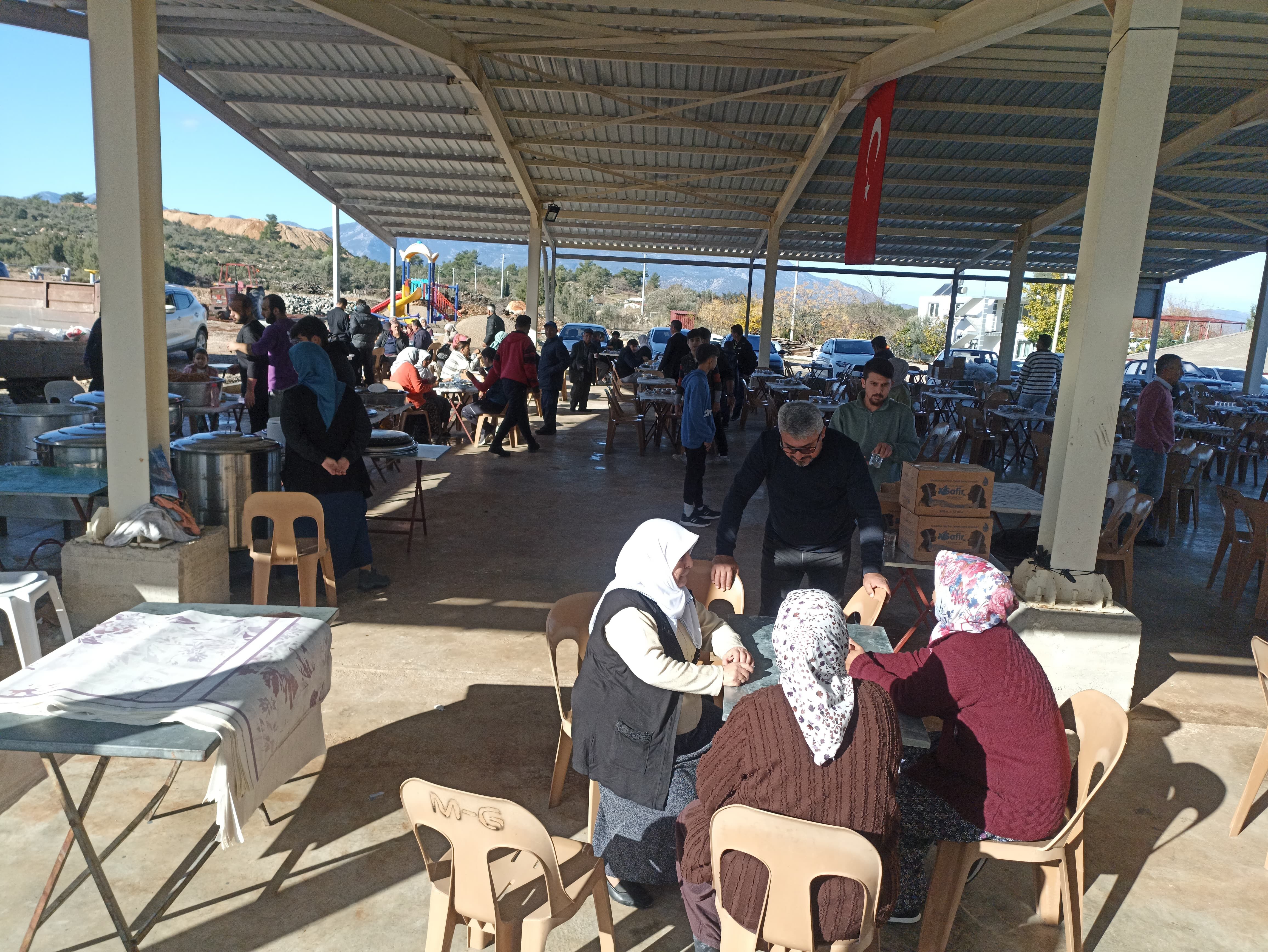 Seydikemer’de Şükür Yemeğine Yoğun Katılım