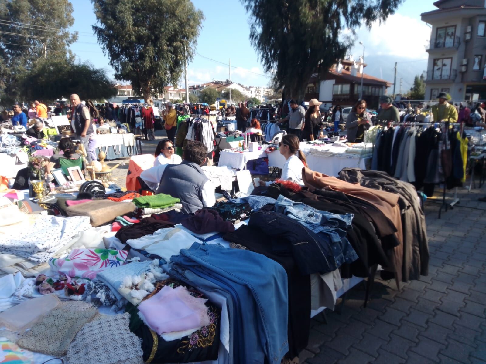 Çalış Plajı İkinci El Pazarına Yoğun İlgi Oldu