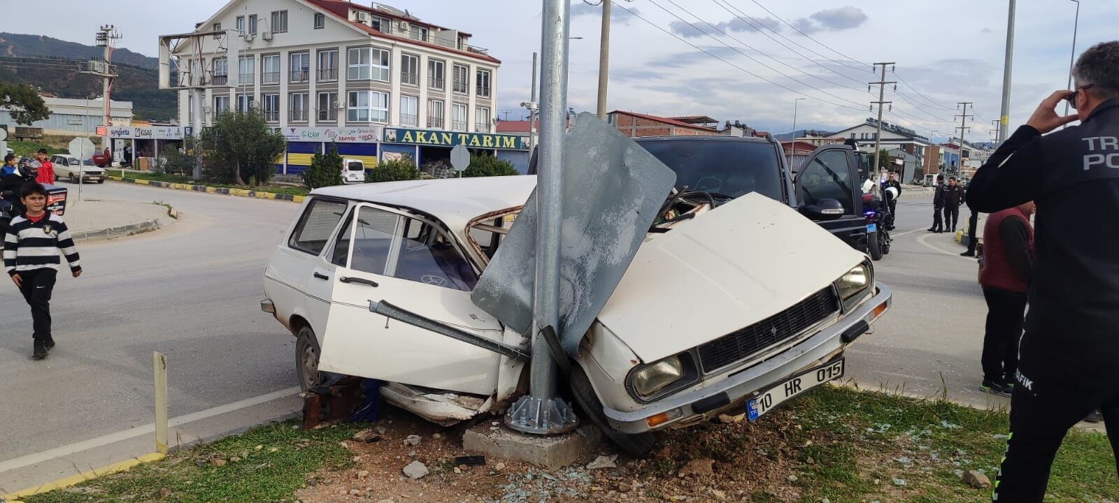 Fethiye’de Otomobil ve Minibüs Çarpıştı, 1 Yaralı