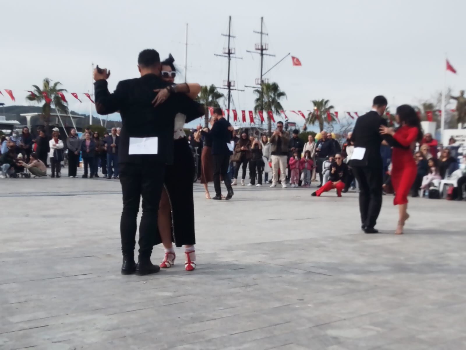 Beşkaza Meydanında Salsa Rüzgarı Esti