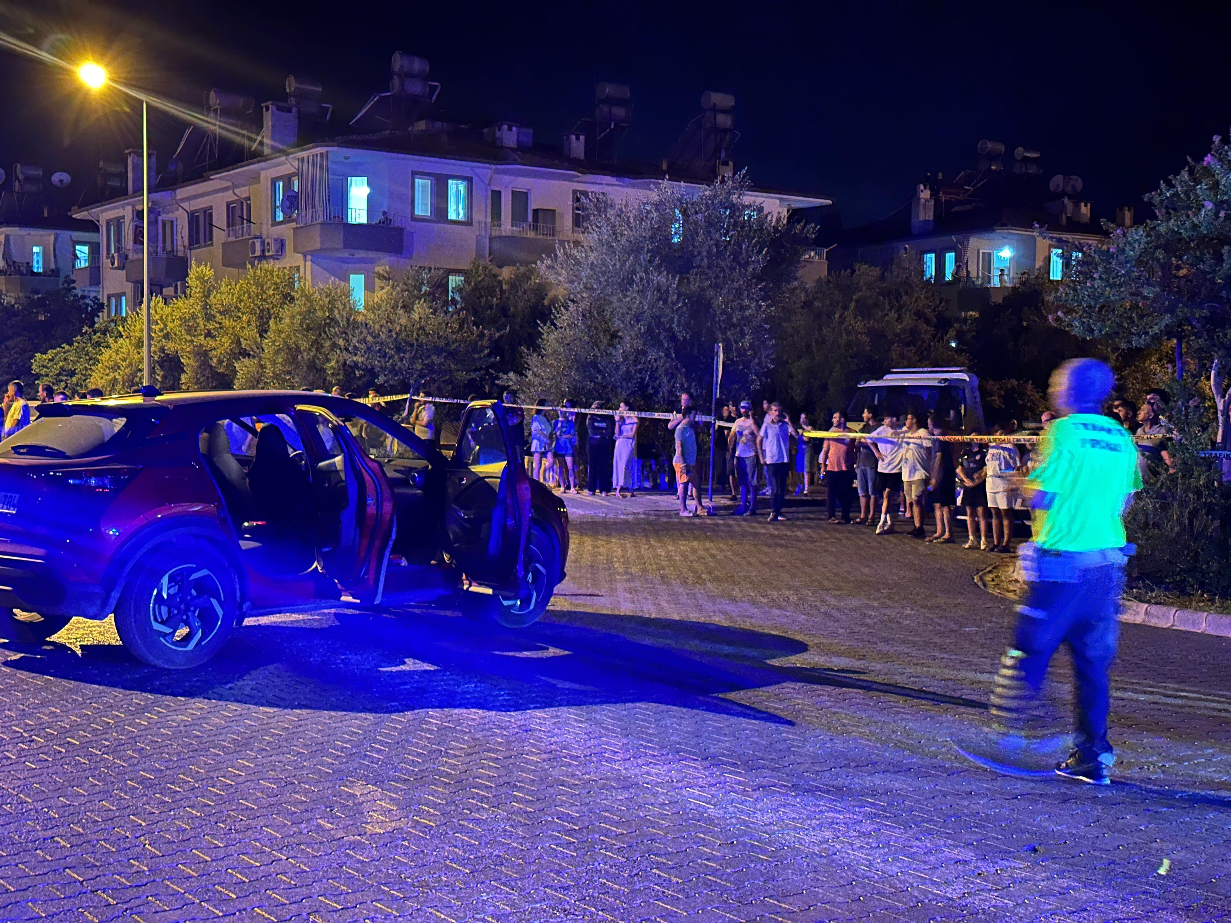 Otomobille çarpışan motosiklet sürücüsü çocuk öldü