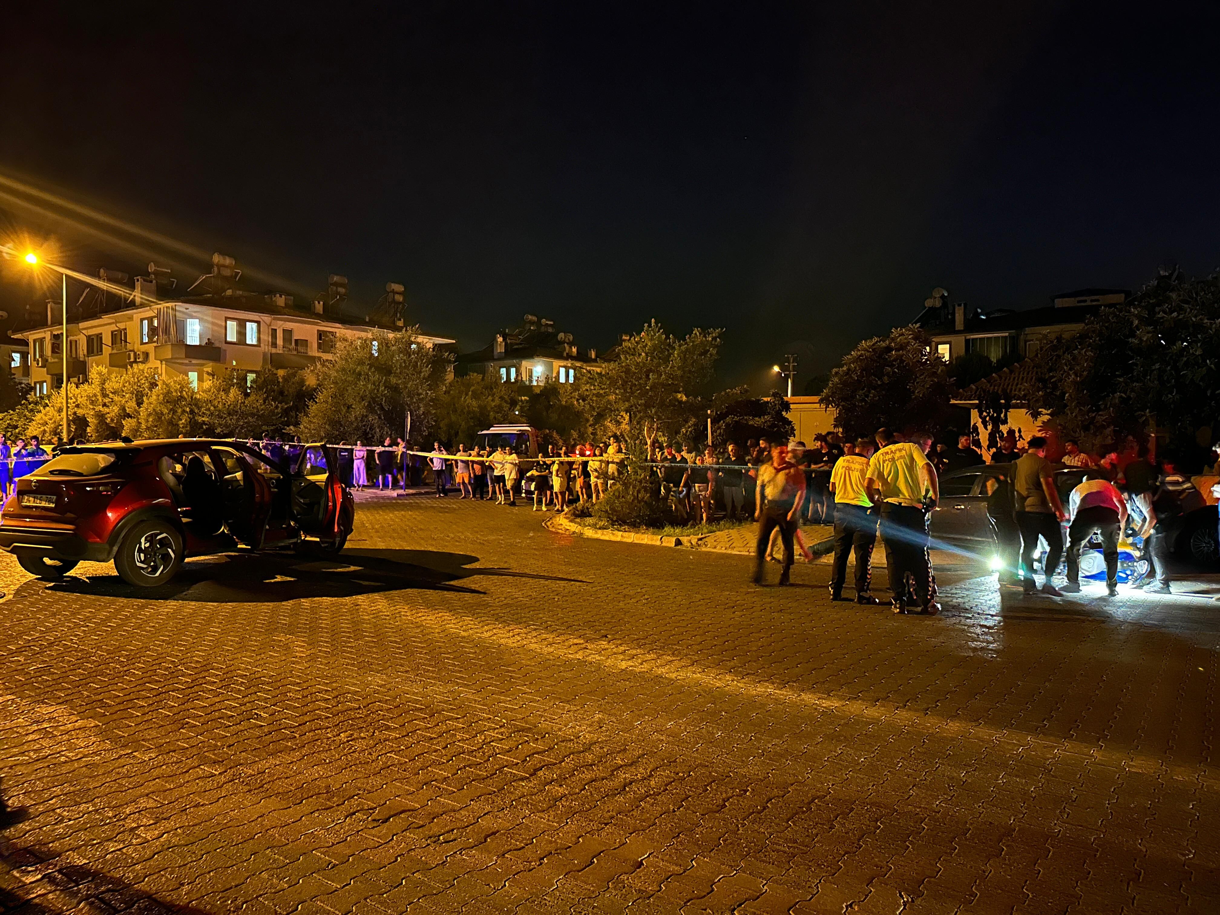 Otomobille çarpışan motosiklet sürücüsü çocuk öldü