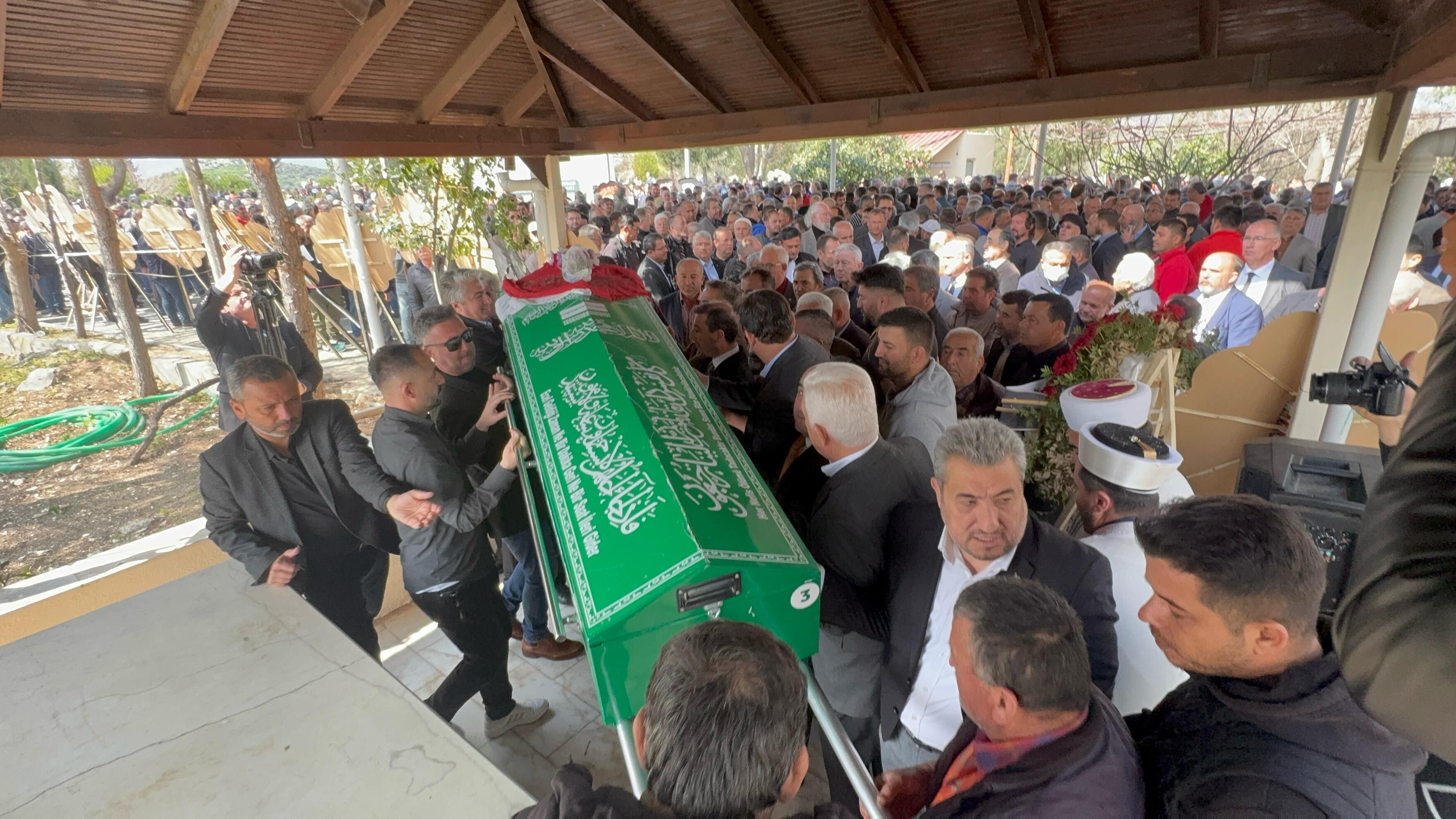 Fethiye Belediye Başkanı Alim Karaca’nın Annesi Melahat Karaca Son Yolculuğuna Uğurlandı