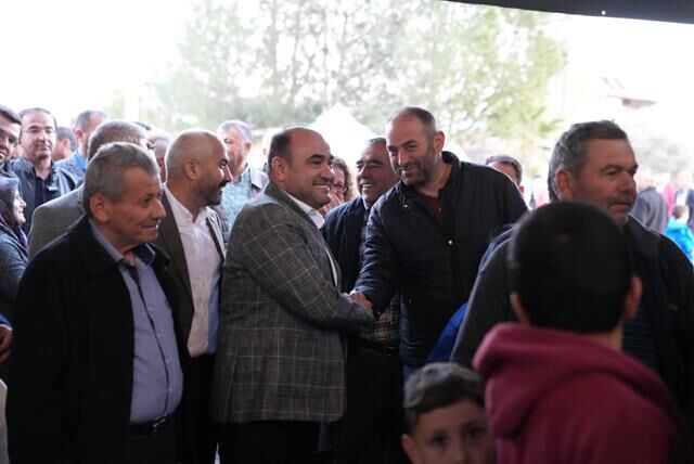 Başkan Akdenizli, İftarını Kadıköy Mahallesi’nde Vatandaşlarla Yaptı