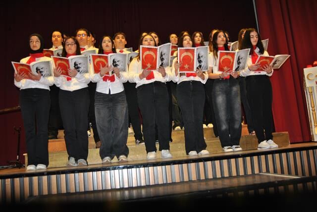 “Bir Yıldız, Bir Hilal, İlelebet İstiklal” Temalı Oratoryo Yoğun İlgi Gördü