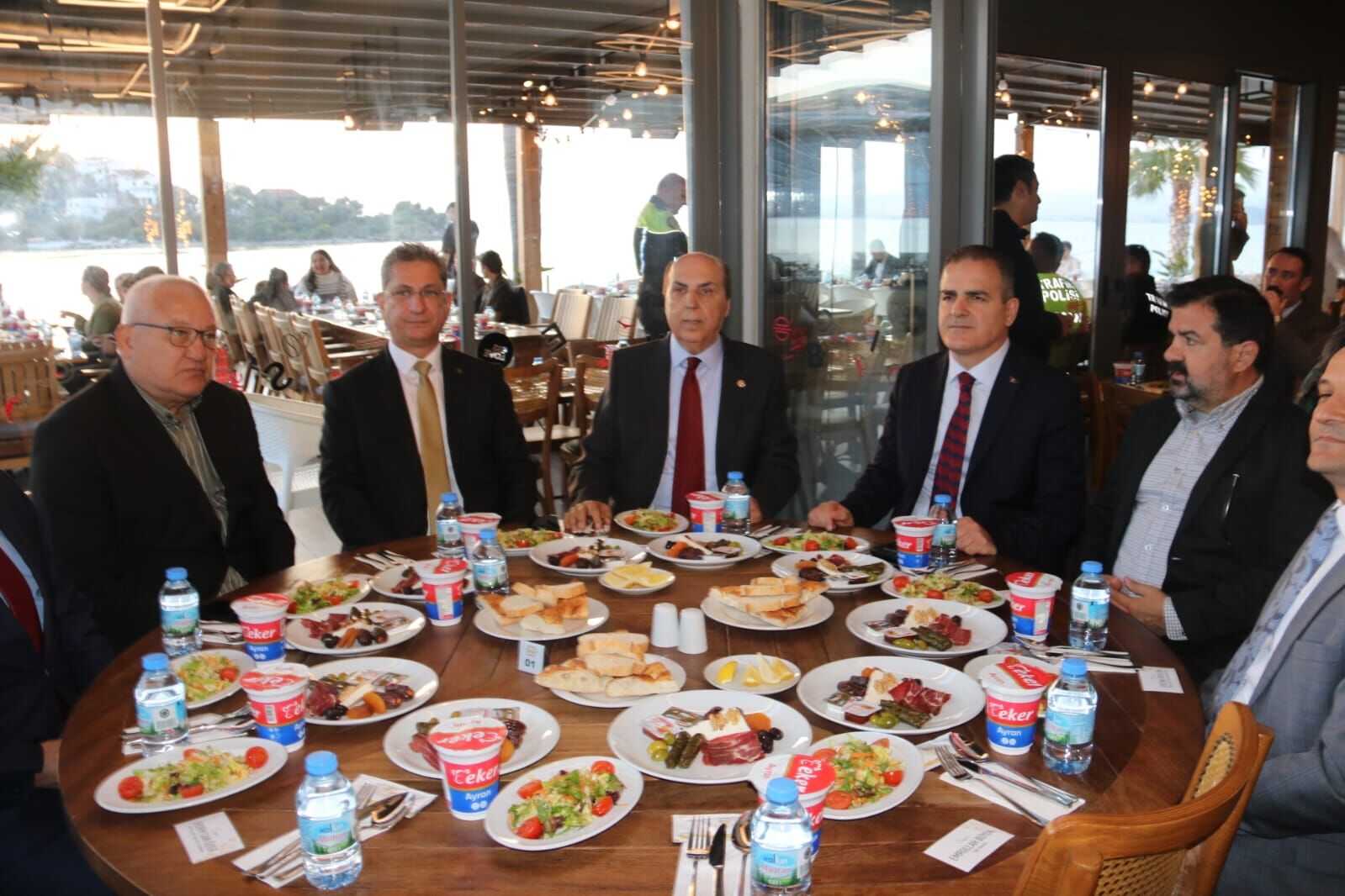 21. ve 24. dönem Milletvekili Aydın Ayaydın Fethiye'de İftar verdi