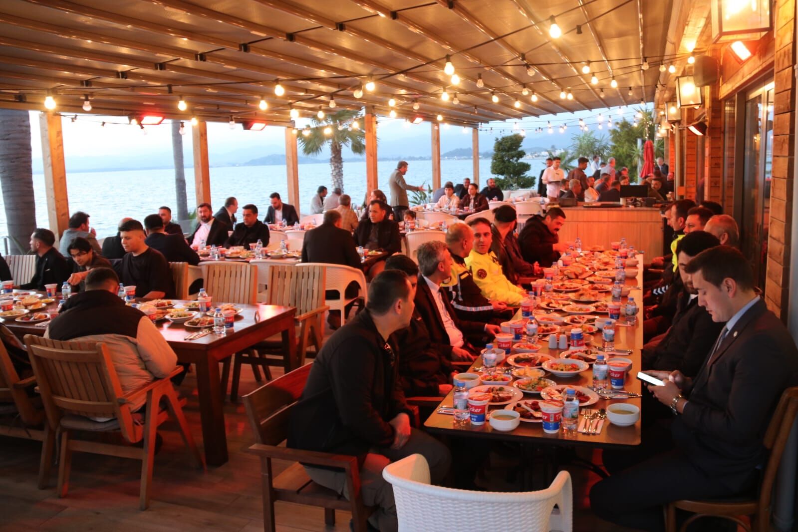 21. ve 24. dönem Milletvekili Aydın Ayaydın Fethiye'de İftar verdi