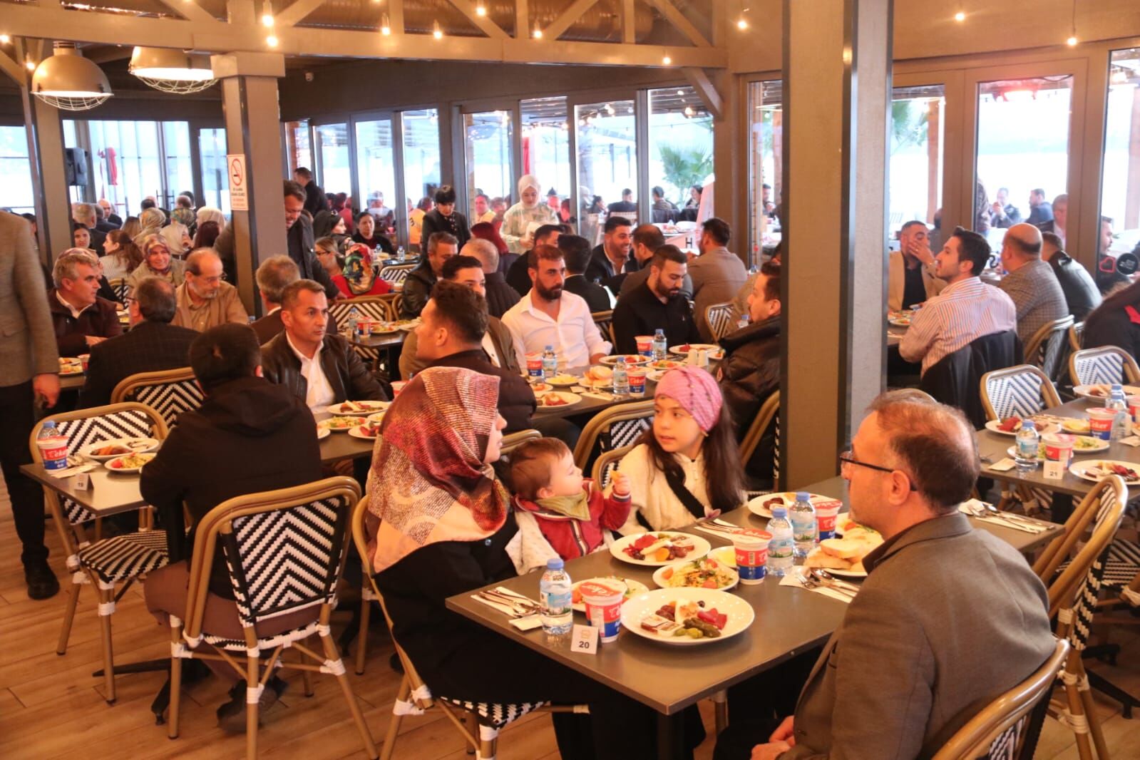 21. ve 24. dönem Milletvekili Aydın Ayaydın Fethiye'de İftar verdi