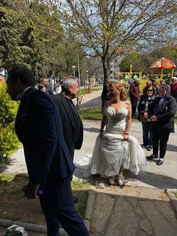 Menteşe’de Gelinlik Ve Damatlıkla Sandığa Koştular