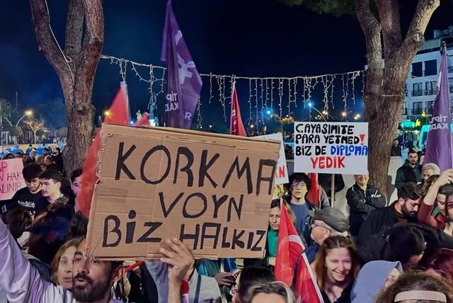 Fethiye’de Vatandaşlar Ekrem İmamoğlu’na Destek İçin Beşkaza Meydanı’nda Buluştu