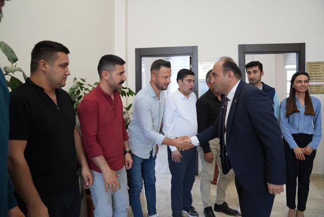 Başkan Akdenizli, Belediye Personeli İle Bayramlaştı