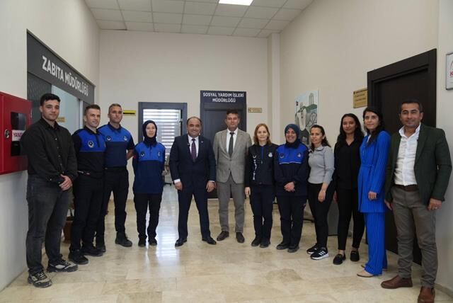 Başkan Akdenizli, Belediye Personeli İle Bayramlaştı